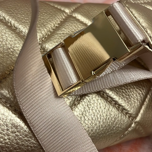 ✨💛 Lilly Pulitzer Quilted Leather Kenton Belt Sling Shoulder Bag Metallic Gold💛✨ - Picture 11 of 13